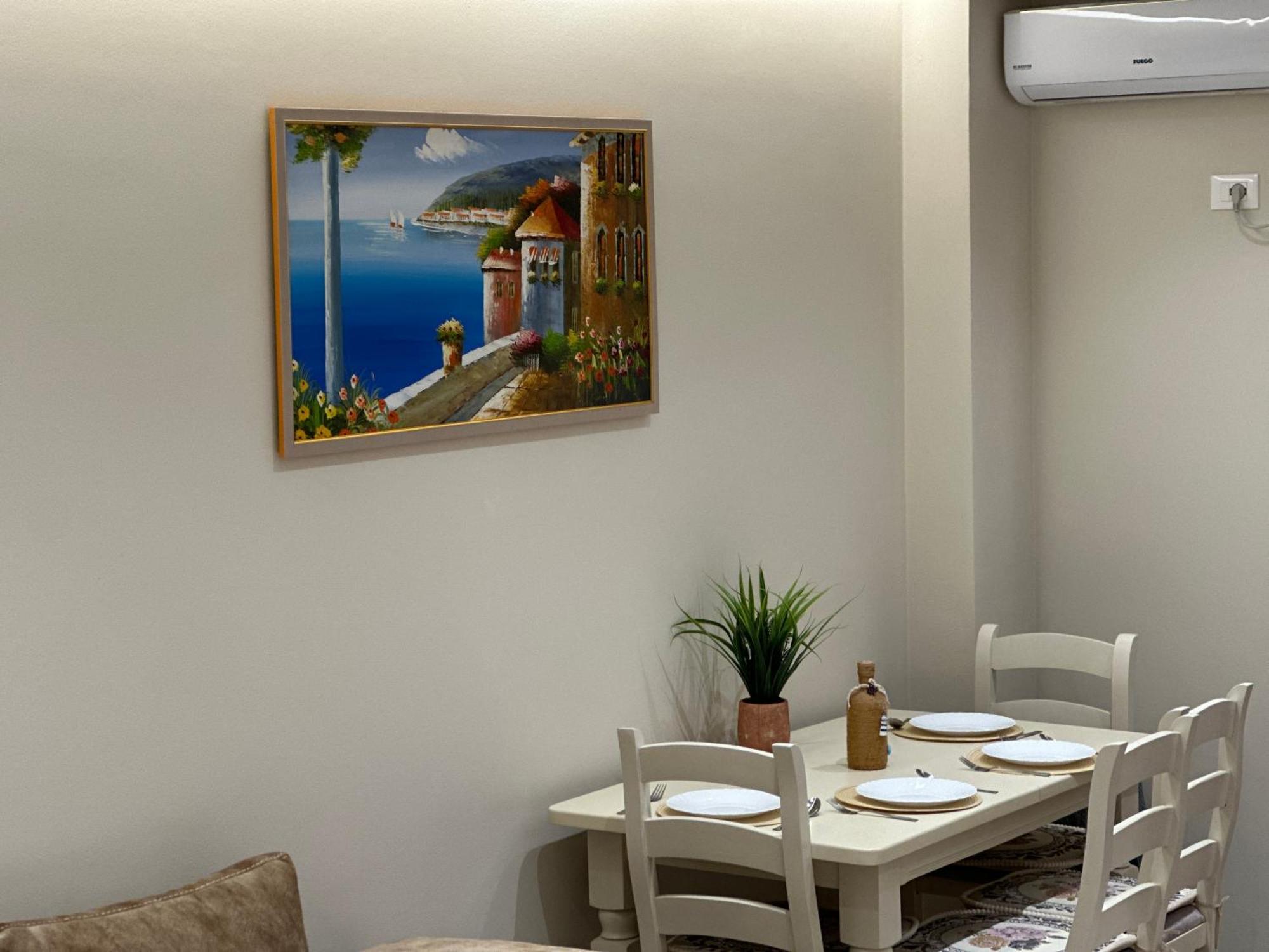 Beachfront Apartment With Balcony Влёра Экстерьер фото