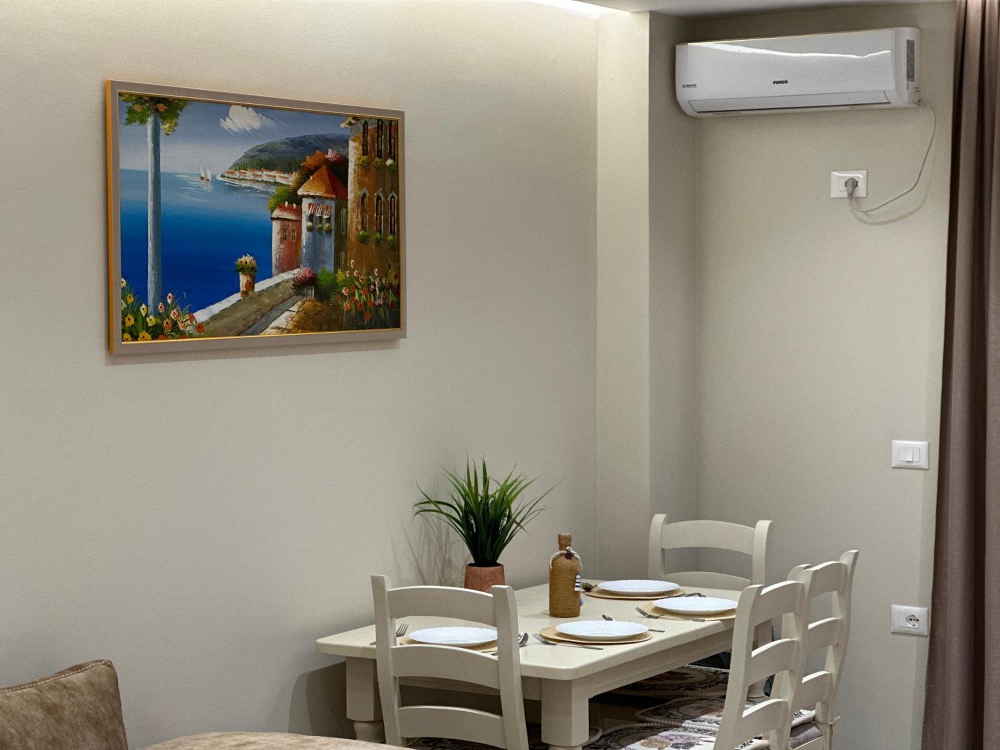Beachfront Apartment With Balcony Влёра Экстерьер фото